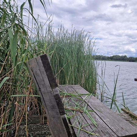 Kujezioru Appartement Kleszczyn Buitenkant foto
