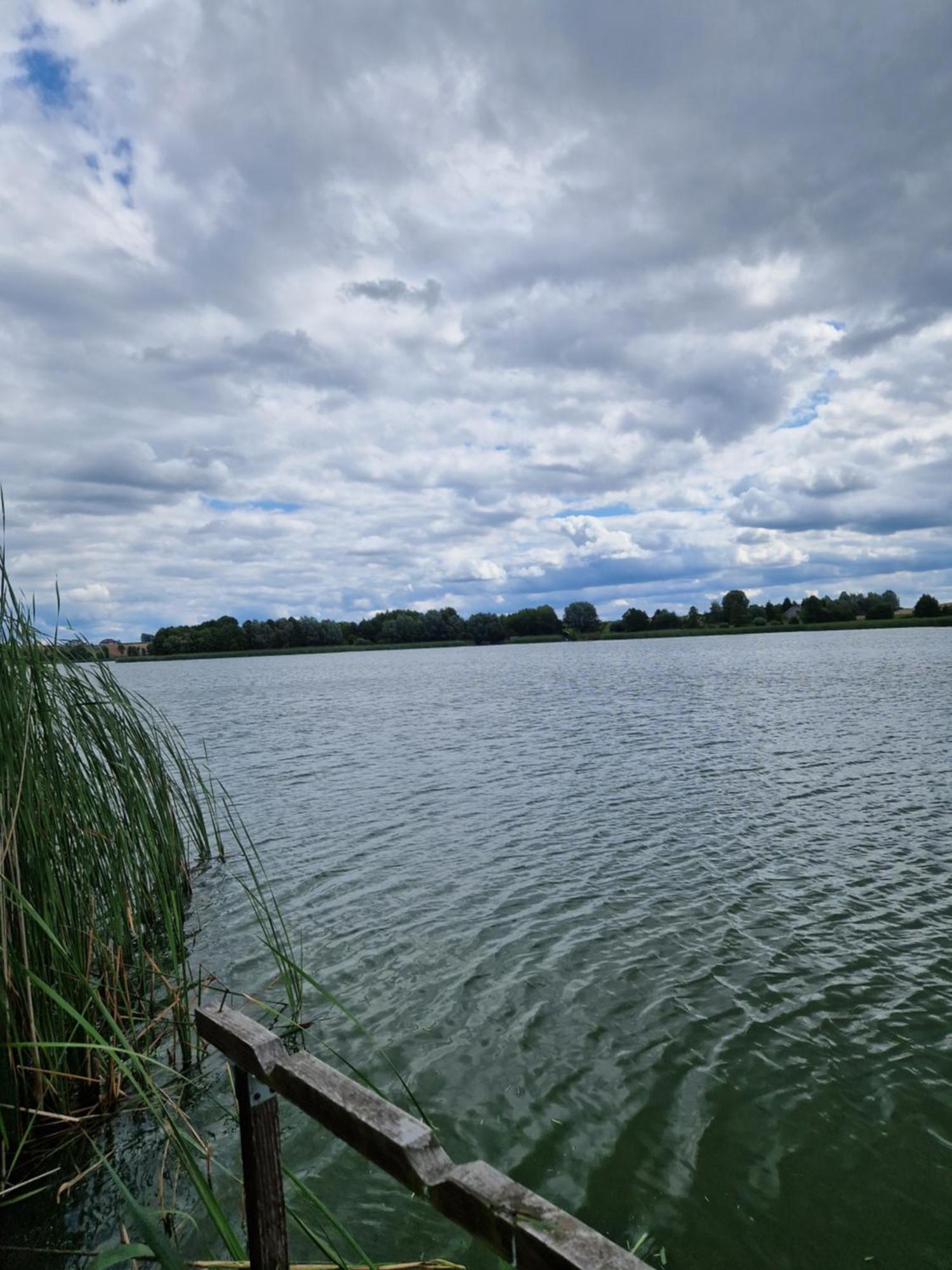 Kujezioru Appartement Kleszczyn Buitenkant foto